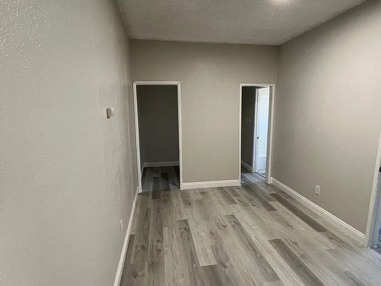 6717 S San Pedro St — Photo 6