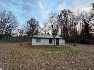 800 Merilyn Ln, Alger, MI 48610