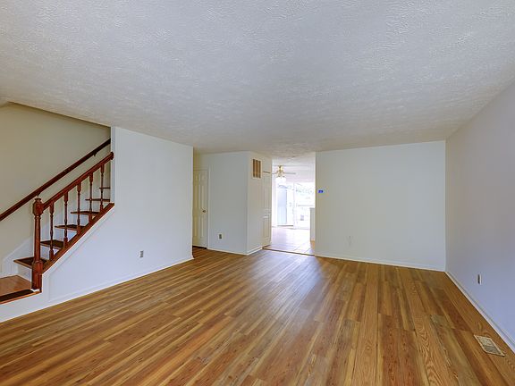 3rd image of 1103 Knoll Mist Ln