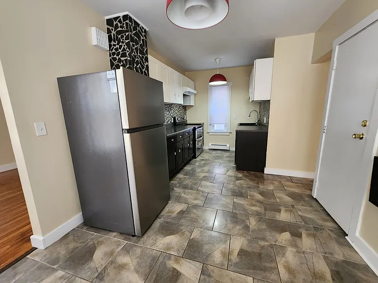 371 Norton St #11 — Photo 2