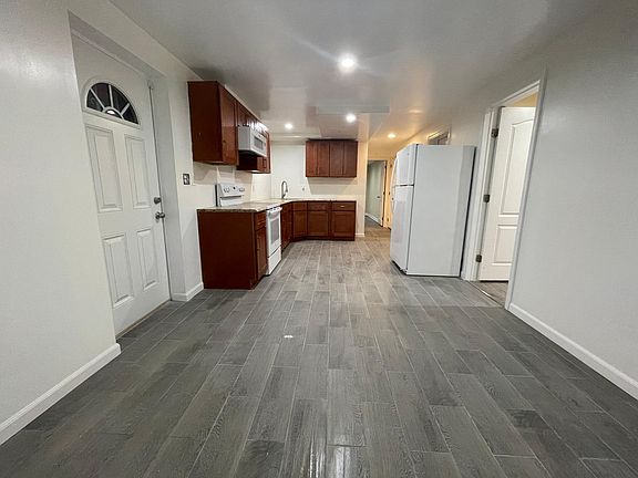 3rd image of 7 Murray Dr
