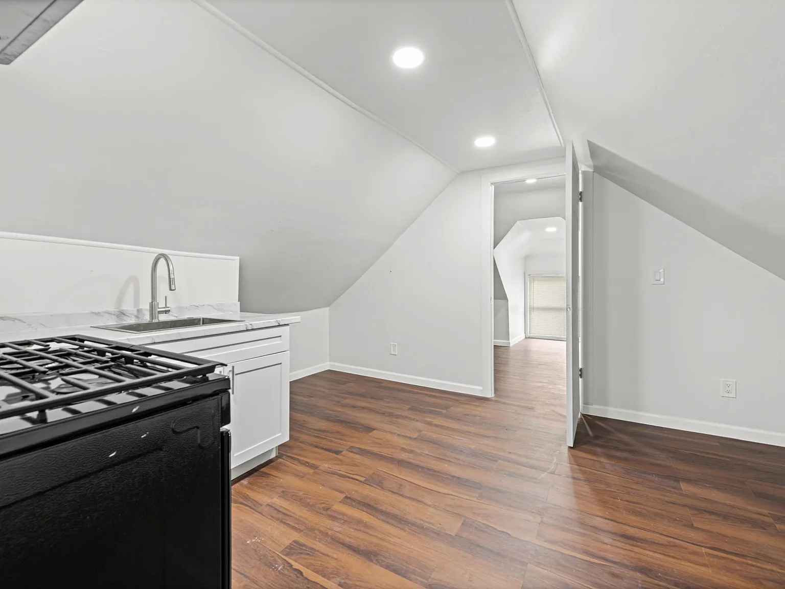 1 bed, 450 sqft, $650 — Photo 3
