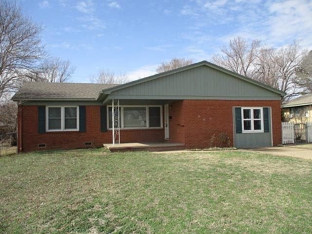 1st image of 1809 N Meadowlake Dr
