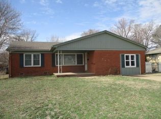 1809 N Meadowlake Dr, Augusta, KS 67010