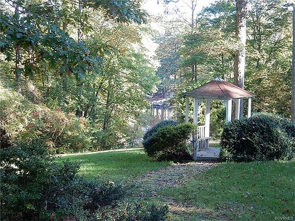 2nd image of 8322 Glendale Ln