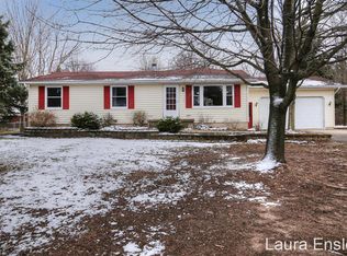 11880 Summit Ave NE, Rockford, MI 49341