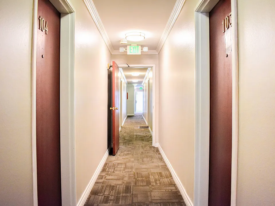 219 South Mariposa Avenue Apartments