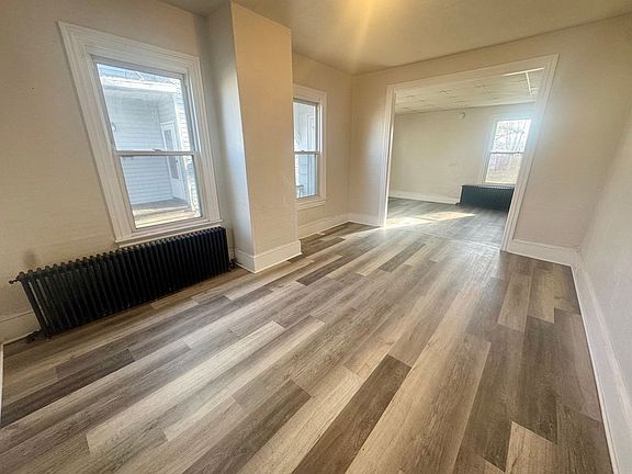5th image of 15 E McNeal St