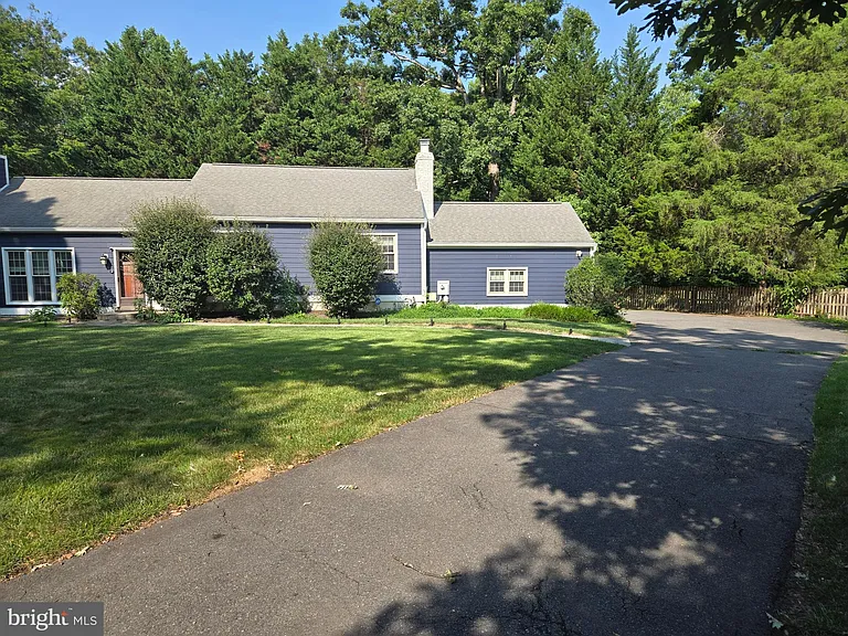 1008 Park St SE — Photo 2