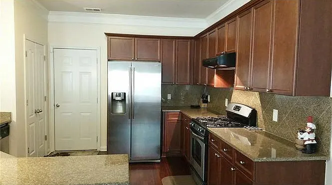203 Water Oak Place — Photo 3