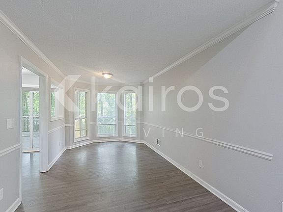 4th image of 835 Ashley Ln