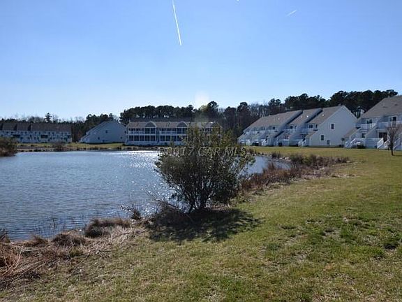 5th image of 9727 Village Ln #9714A