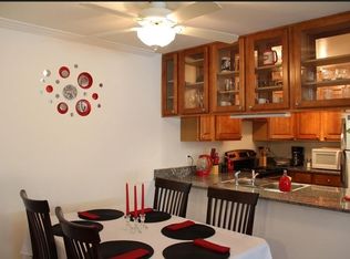 7933 Chelsea Dr APT 111, Woodridge, IL 60517