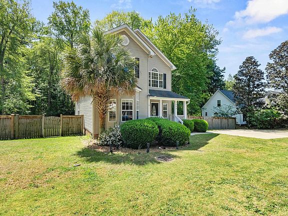 3rd image of 1044 Coatesdale Rd