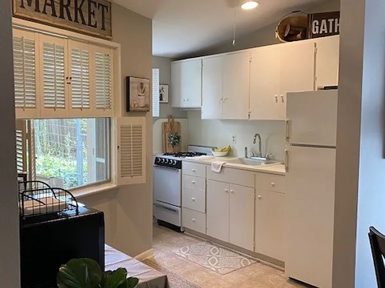 111 Alan A Dale Cir — Photo 4