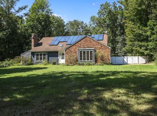 740 Wrights Crossing Rd, Pomfret Center, CT 06259