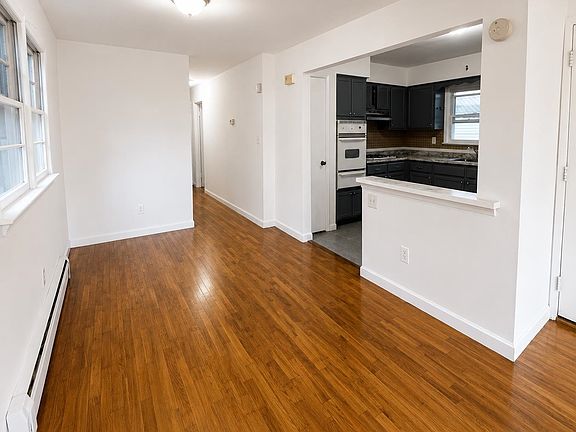 2nd image of 351 New York Ave #3