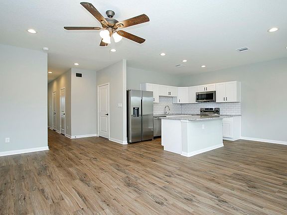 3rd image of 14010 Longstreet Rd #11