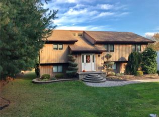 18 Center Rd, Mahopac, NY 10541