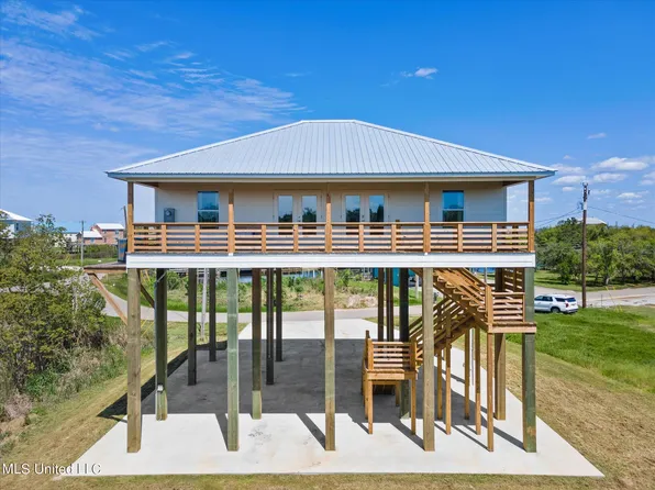 4135 S Nassau St, Bay Saint Louis, MS 39520