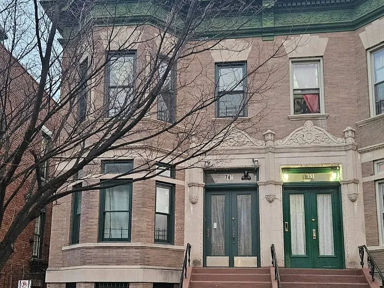 749 Kelly St — Photo 2