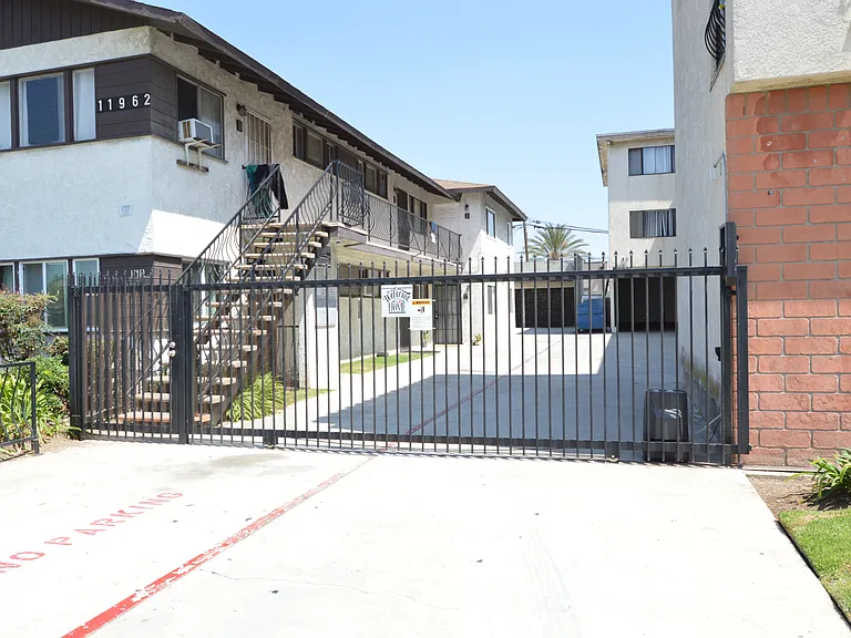 11968 York Ave #8 — Photo 2