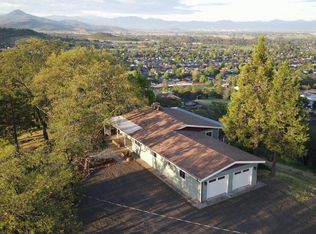 1015 Palima Dr, Eagle Pt, OR 97524