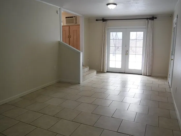 556 Montana Ave — Photo 11