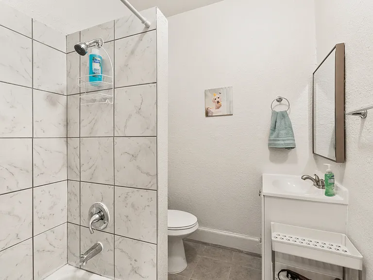 3522 Altura Ave #B — Photo 3