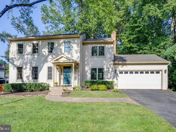 5702 Bakersville Ln, Burke, VA 22015
