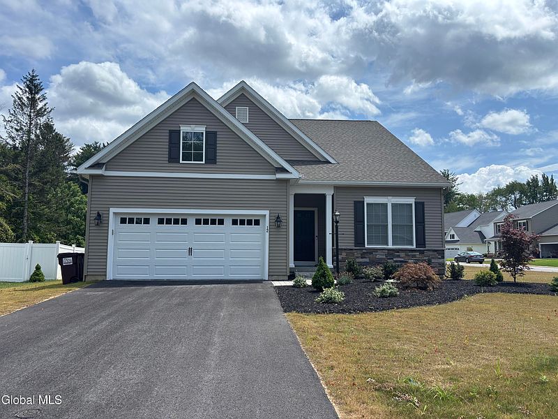3rd image of 1A Mitchell Drive
