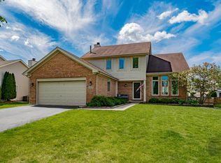 1325 Farmstead Ln, Bolingbrook, IL 60490