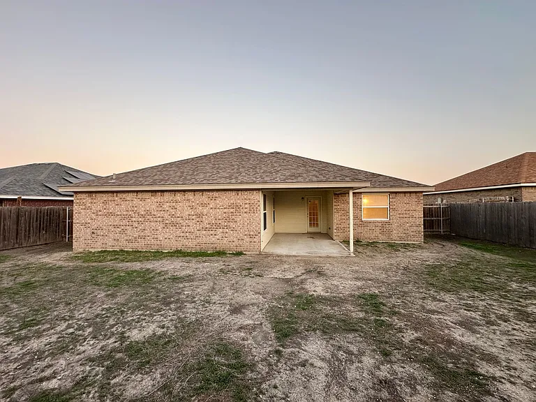 2403 Lavender Ln — Photo 46