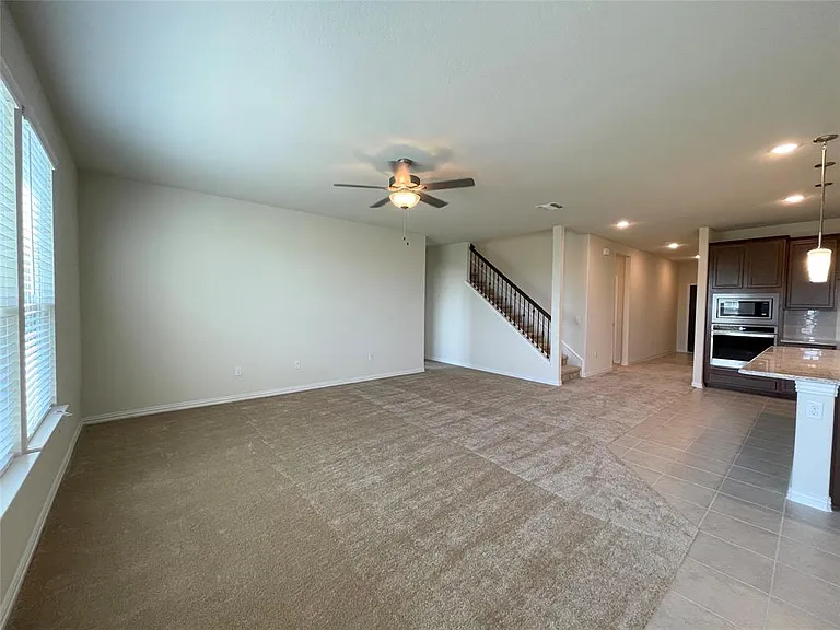 1805 Nelson St — Photo 9