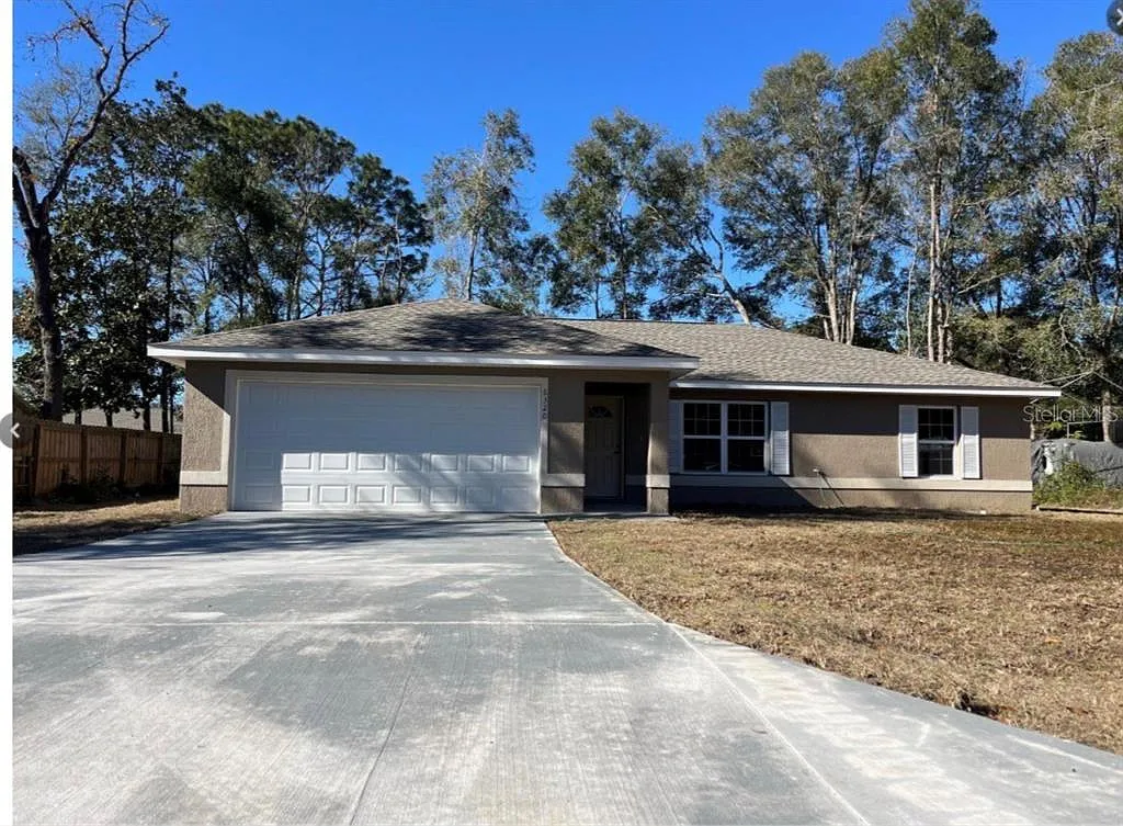 3 bed, 2.0 bath, 1332 sqft, $1,900 — Photo 1