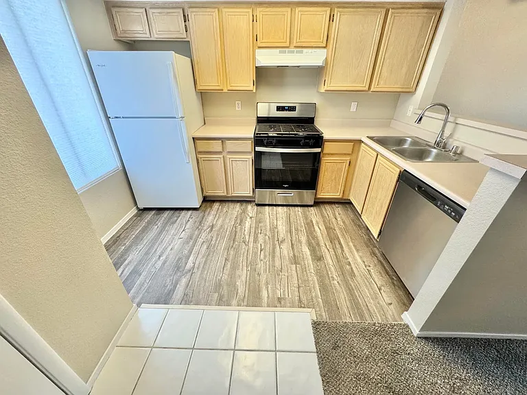 8070 W Russell Rd #2121 — Photo 4
