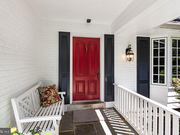 5th image of 1611 Forest Ln