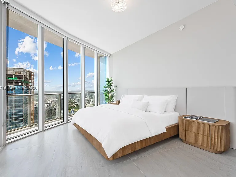 851 NE 1st Ave #Penthouse 5402 — Photo 13
