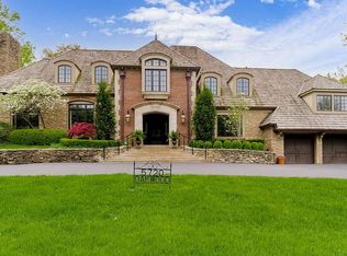 5720 Oakwood Rd, Mission Hills, KS 66208