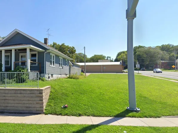 4529 11th St, Rock Island, IL 61201