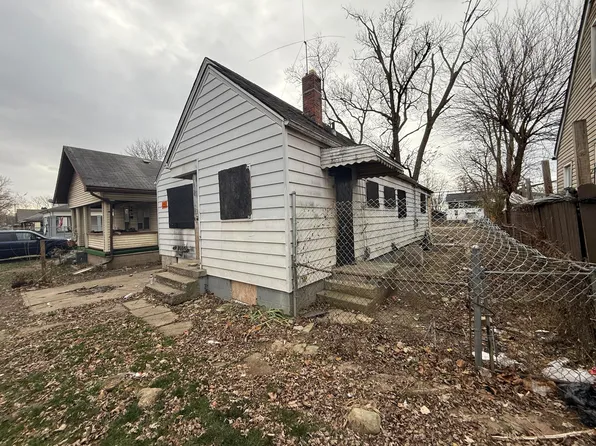 2369 Hiawatha Park Dr, Columbus, OH 43211