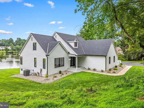 9 W Shore Ct, Landenberg, PA 19350