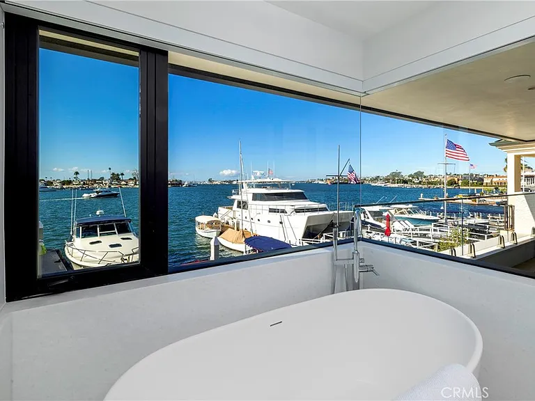 130 S Bay Front — Photo 20