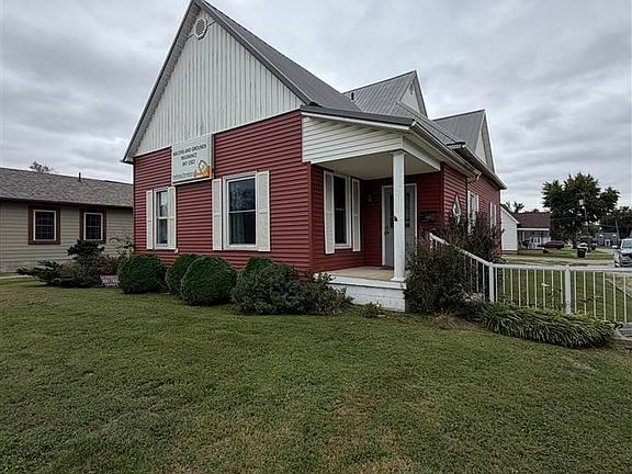 2nd image of 909 A St NE