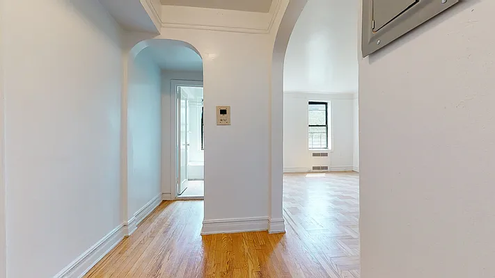 Rented by Bond New York | media 3