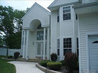 1st image of 24 Hollow Ln
