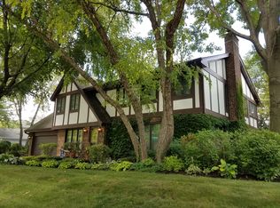 910 S Elm St, Palatine, IL