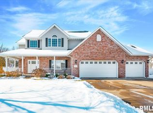 30 Newport Ct, Morton, IL