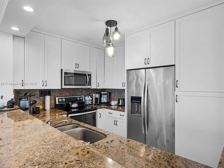 3505 S Ocean Dr #1221 — Photo 9
