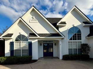 9 Steamboat Bnd, New Iberia, LA 70563